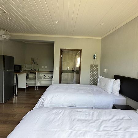 Halleria Self Catering Уайт Ривър Екстериор снимка