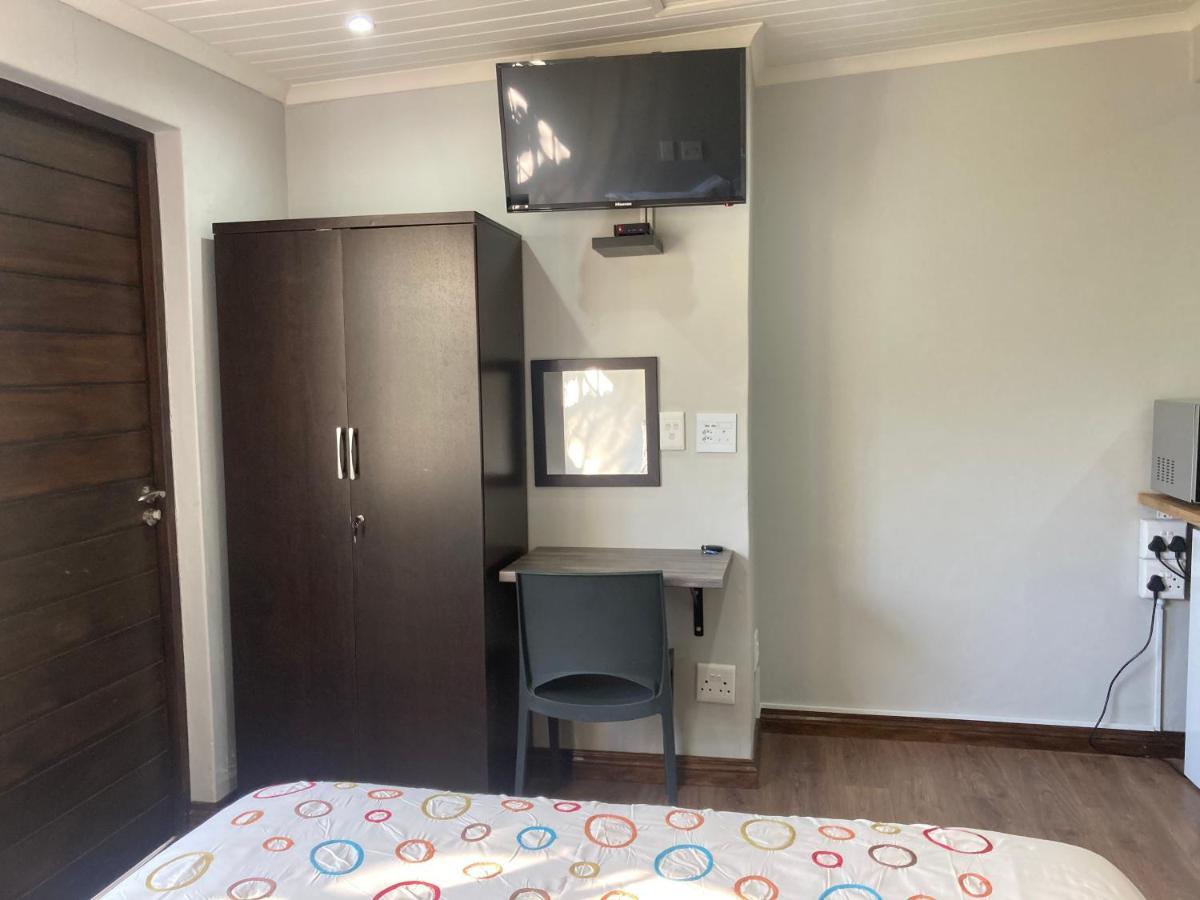 Halleria Self Catering Уайт Ривър Екстериор снимка