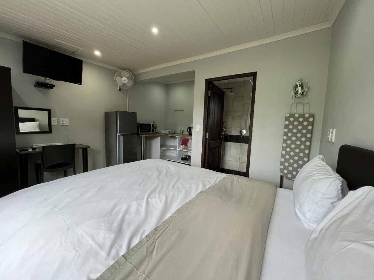 Halleria Self Catering Уайт Ривър Екстериор снимка