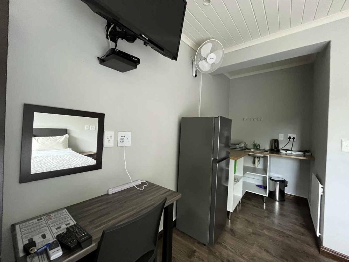 Halleria Self Catering Уайт Ривър Екстериор снимка