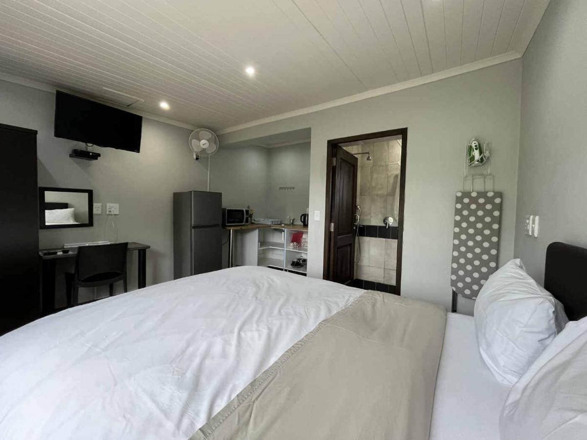 Halleria Self Catering Уайт Ривър Екстериор снимка