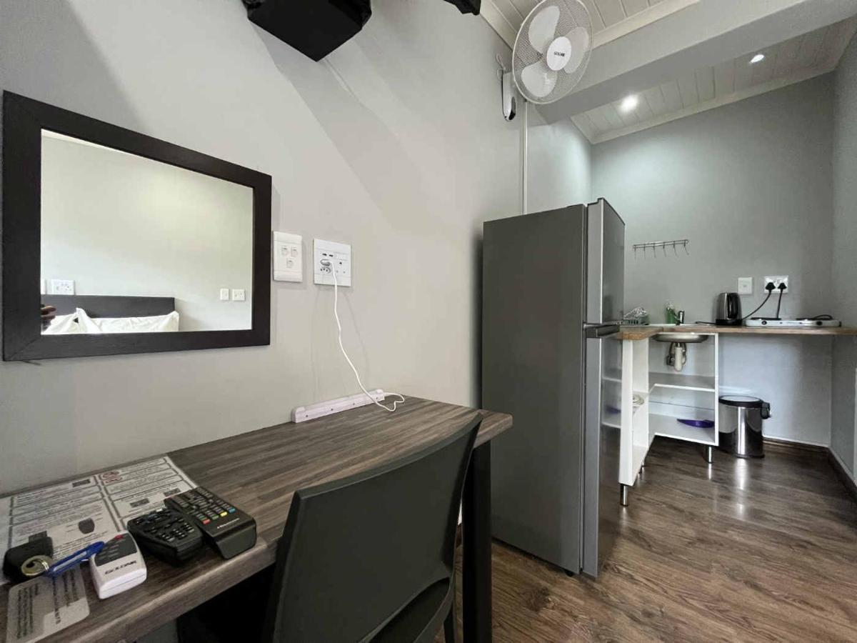 Halleria Self Catering Уайт Ривър Екстериор снимка